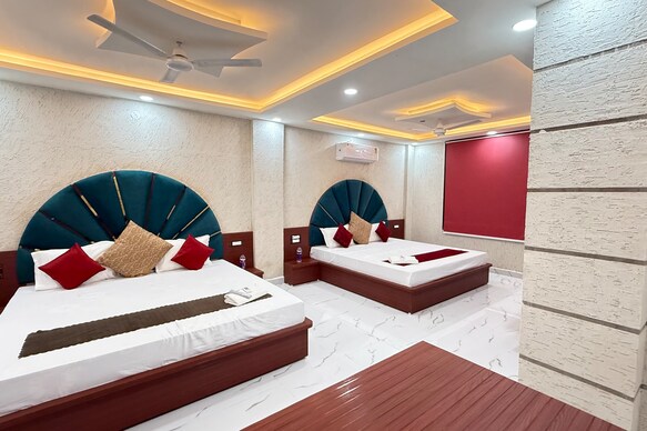 Bundeli Farm Resort & Banquet