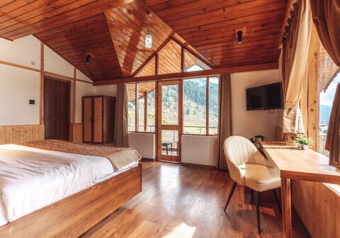 Cottage Woodland Retreat