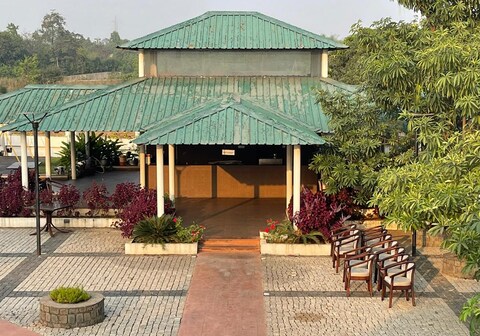 Nirant Querencia club