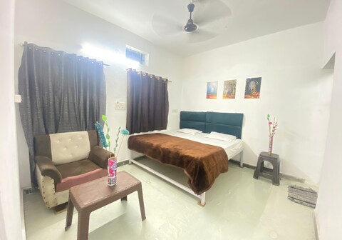 Shivlok guest house