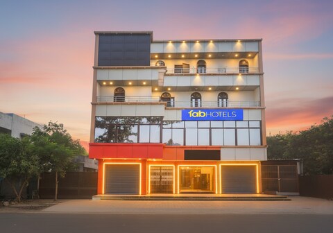 FabHotel Avante Palace