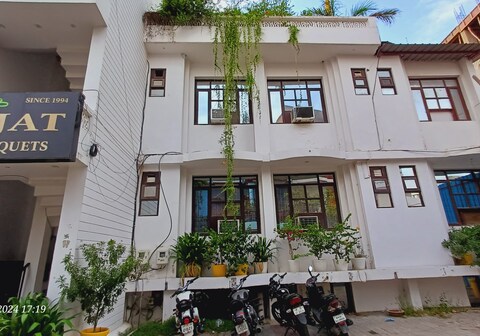 Hotel Vibrant Inn - A boutique Stay