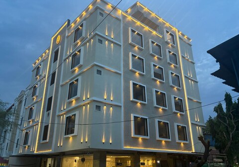 Carry Plus Hotel Indore