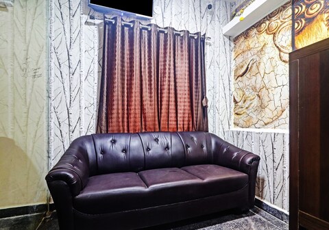 Super Hotel O Alwal Residency