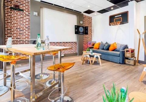 إيبيس ستايلز باريس بيرسي (أول سيزونز...