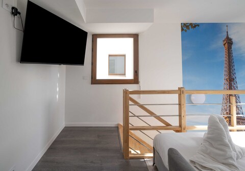 Modern apartment -1BR- 4P- Montreuil