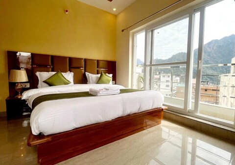 Hotel Travellers paradise