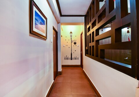 Himavats Olive Branch - 500 Mts from MG Marg