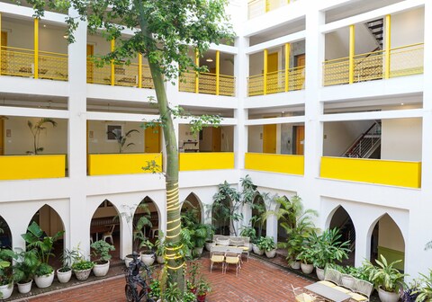 Bloom Boutique | Signature Towers