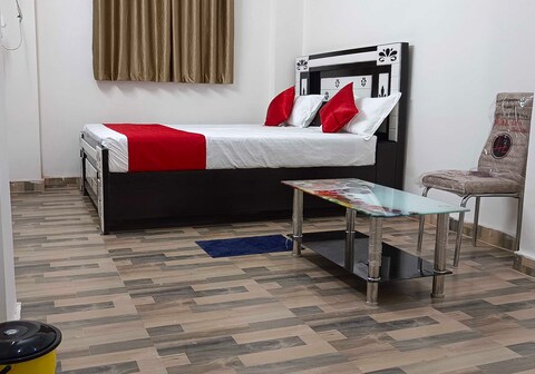 Hotel O 819720 Hotel Raj Inn