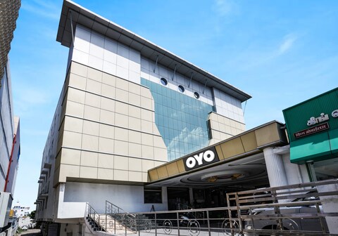 OYO Collection O Avm Castle