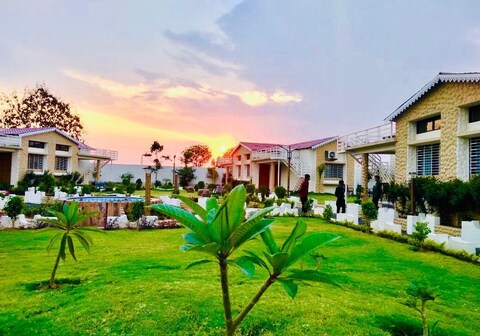 ROYAL KARANDLA RESORT