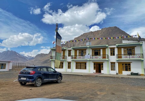 The Mountain Wonderland Hotel and Restaurant