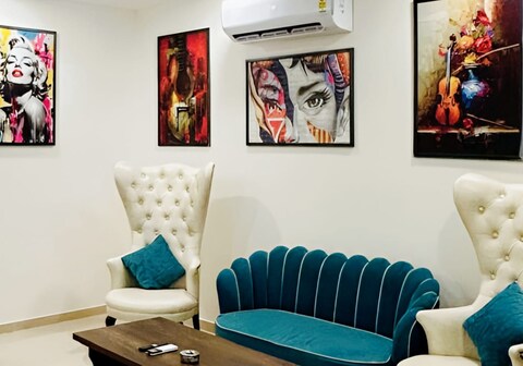 Central Loft 2BHK Balcony WiFi301