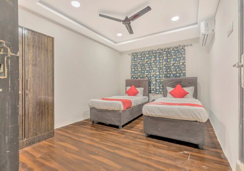 Super Hotel Ankitha Grand