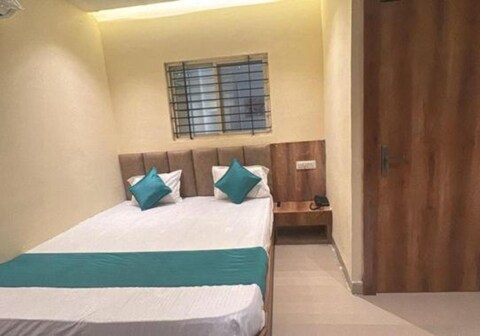 FabHotel Shri Shubh Palace