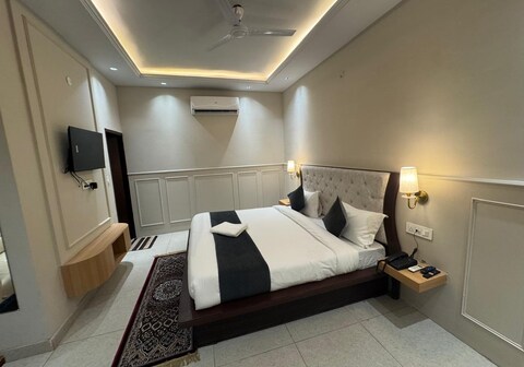 HOTEL SKY LIGHT