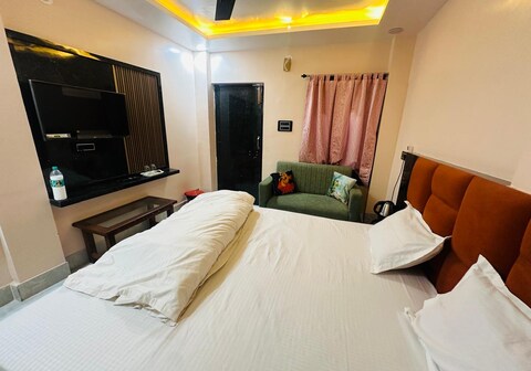 HOTEL AARAMBH