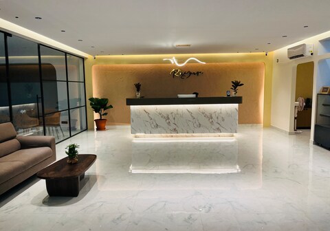 Rhyme Hotel - Hitech City