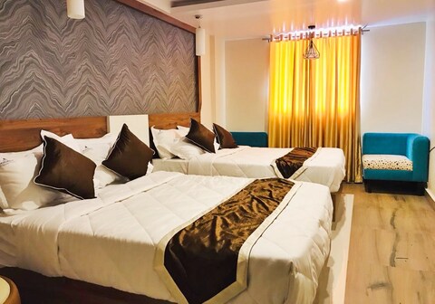 Hotel Monarch International