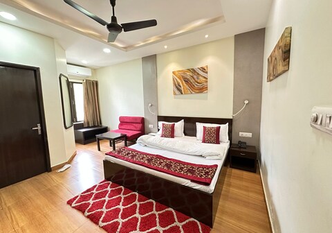 Pamposh Guest House, New Delhi