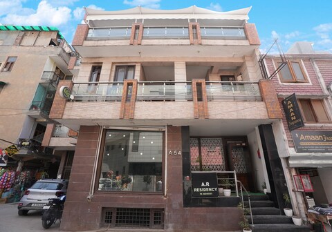 AR RESIDENCY @OKHLA VIHAR METRO STATION