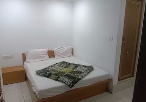 Collection O Mithakali Circle formerly Hotel Swagat