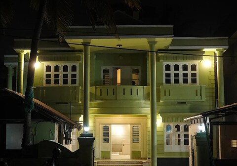 Dormer Stays, Calicut Beach