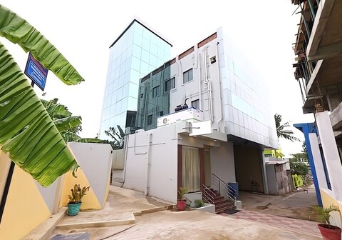 Hotel Titanium Tower