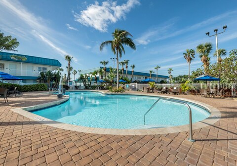 Best Western Cocoa Beach Hotel & Suites