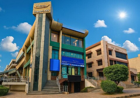 Hotel IP Swarn Near Anand Vihar Vaishali Ghaziabad