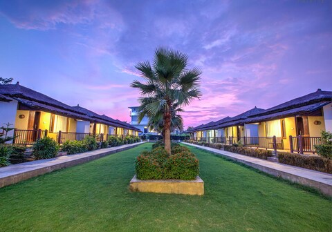 THE TIGERS PUG MARK RESORT