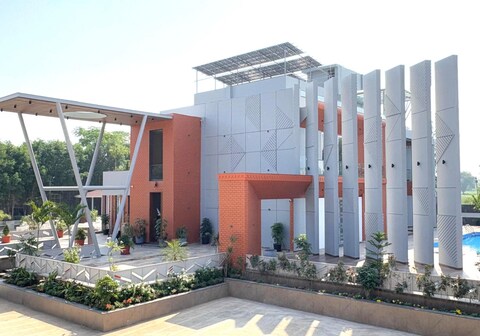 Blow Show Villa 6 BHK