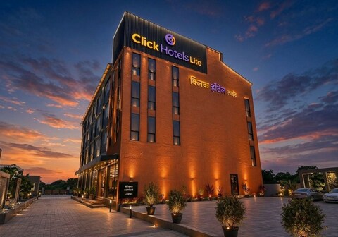 Click Hotels Lite, Chakan