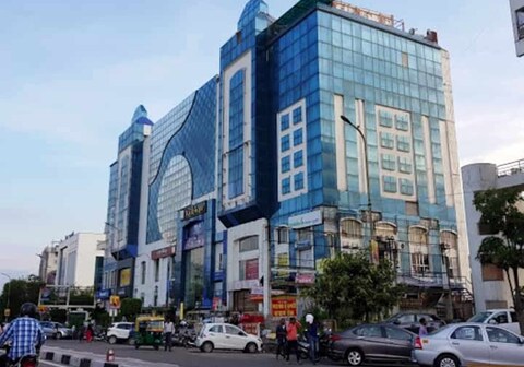 Luxury 3 BHK Apt for 8 in Vaishali Nagar