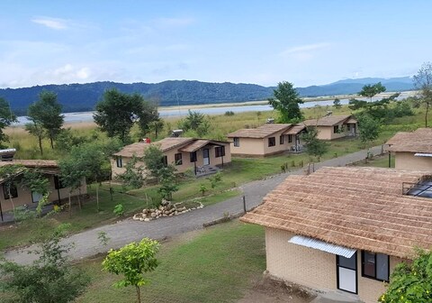 Nana Jungle Resort Near Chitwan National Park