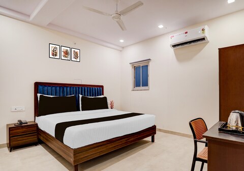 Super Townhouse Preet Vihar Metro Station