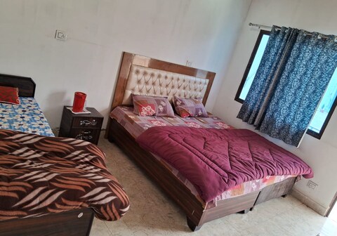 HIM COTTAGE & RESTURANT