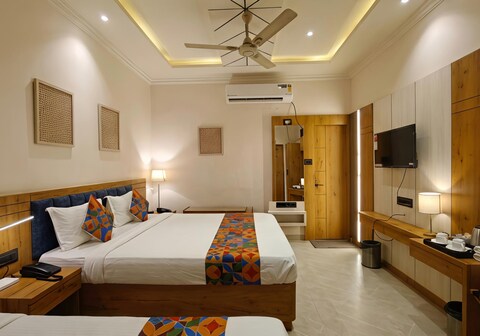 HOTEL AMBIKA DX