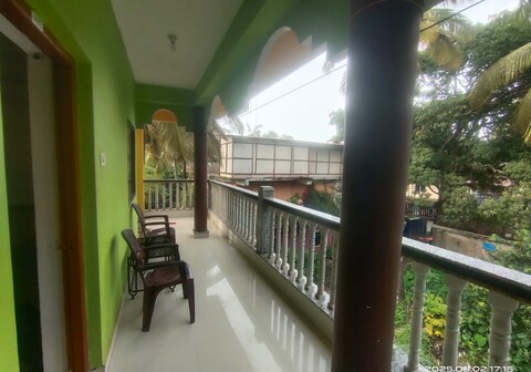 Indra's Nest - Studio Apartments