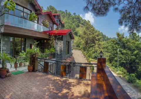 Kasauli Woods Cottage | 3 BHK Villa