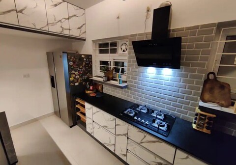 Shiv Niwas Apartments and Villa