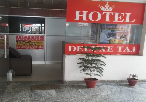 HOTEL DELUXE TAJ