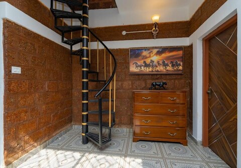 Courtyard Banyan, Nandi Hills