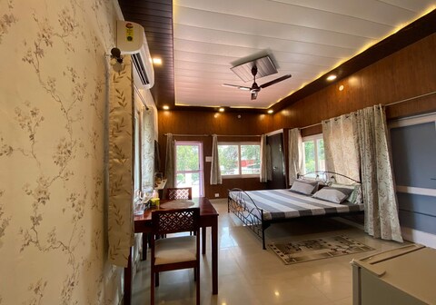 Olive Greens Mountain View Suite