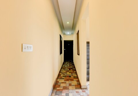 SPOT ON Hotel Center Point Inn