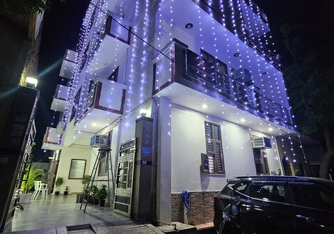 Shri Krishna Divine Dham