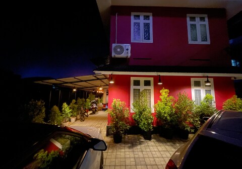 Night Space Hostel and Rooms