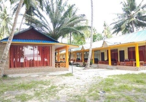 Gold India Beach Resort