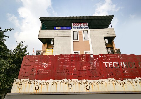 FabHotel Paradise Inn